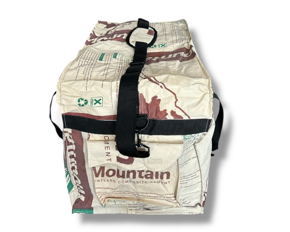 sustainable mountain duffel bag for ski trip